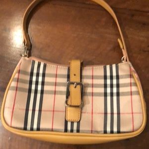 Burberry knock small purse